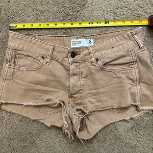 100% cotton Abercrombie & fitch low rise shorts - Size 6
